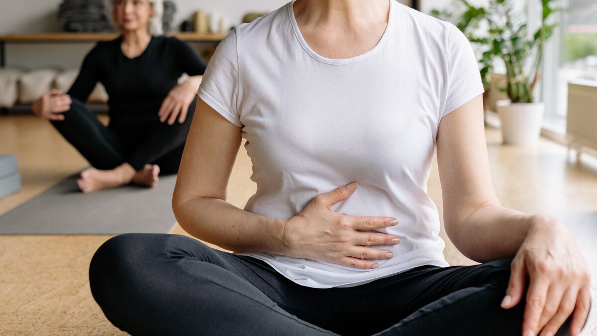 Peaceful grief support group meeting outdoors in Bergen County NJ representing somatic group grief counseling